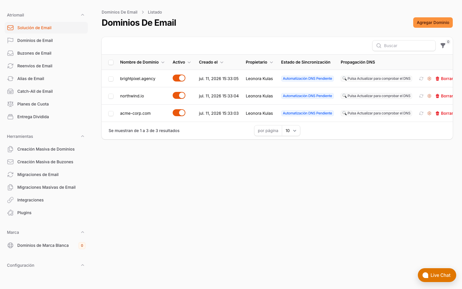 Lista de dominios de Atriomail con estado de verificación DNS automática